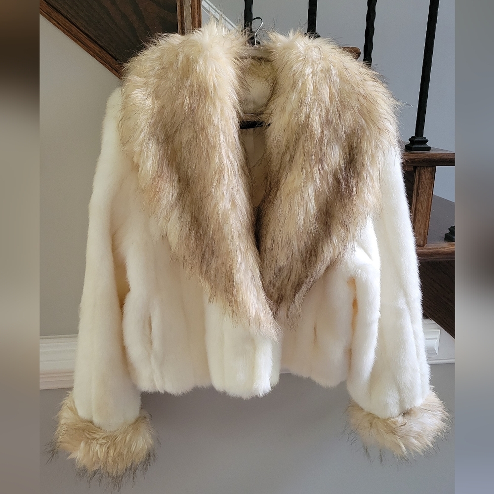 Elegant Cream and Tan Faux Fur Women's Jacket